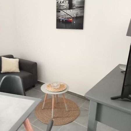 Chez Jean.Mi Apartment Millas Exterior foto