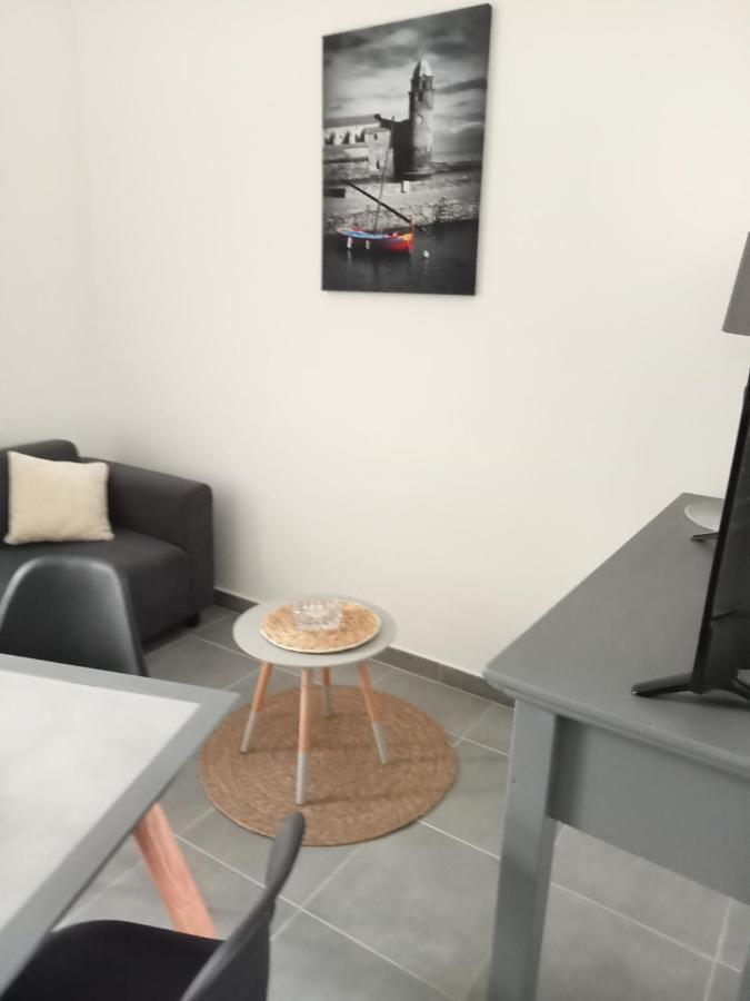 Chez Jean.Mi Apartment Millas Exterior foto